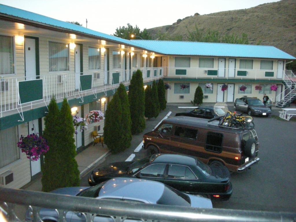 Cache Creek Inn Екстериор снимка