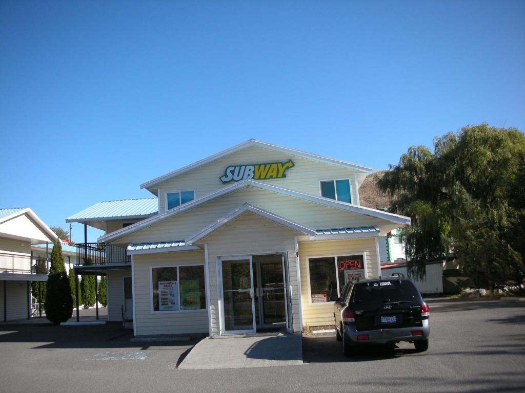 Cache Creek Inn Екстериор снимка