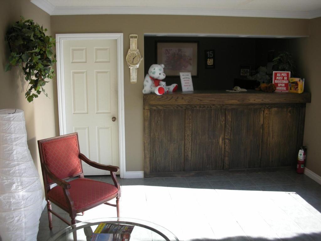 Cache Creek Inn Екстериор снимка