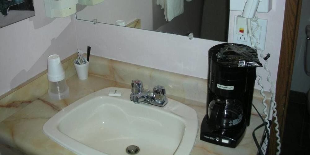 Cache Creek Inn Екстериор снимка